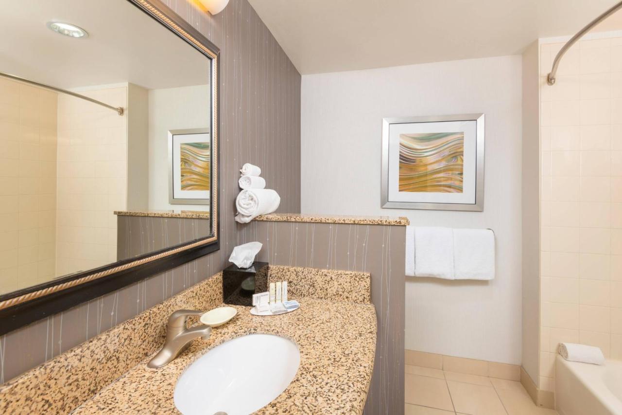 Courtyard Phoenix North / Happy Valley Luaran gambar