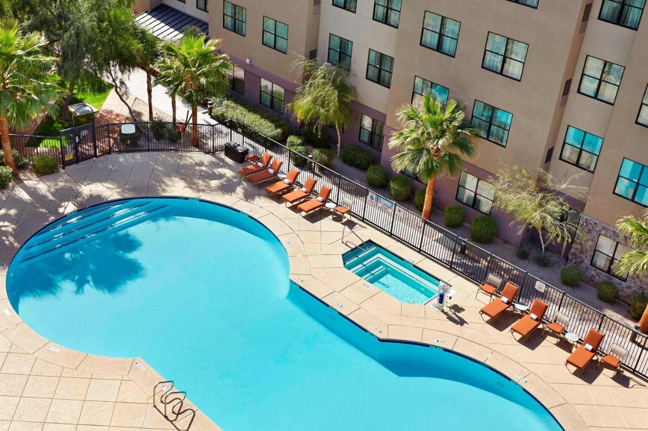 Courtyard Phoenix North / Happy Valley Luaran gambar