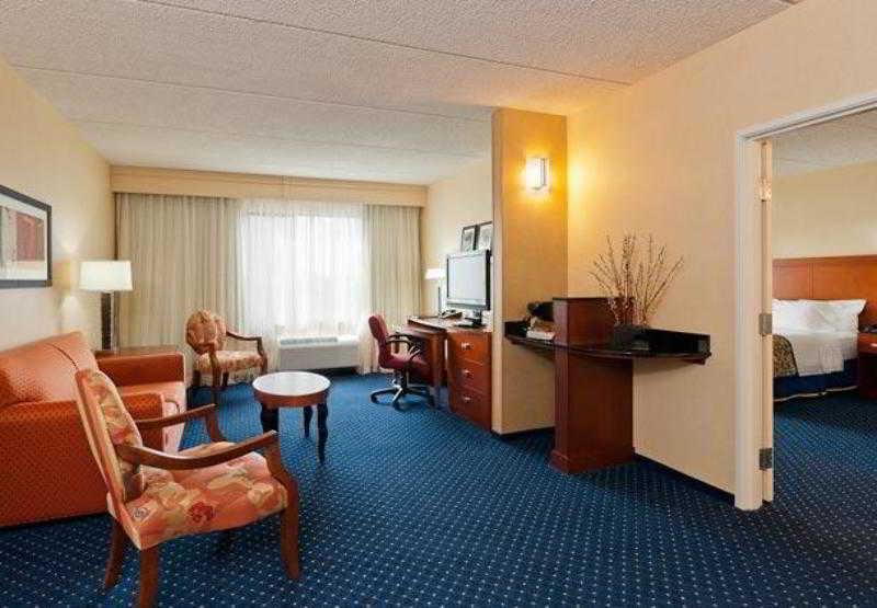 Courtyard Phoenix North / Happy Valley Bilik gambar