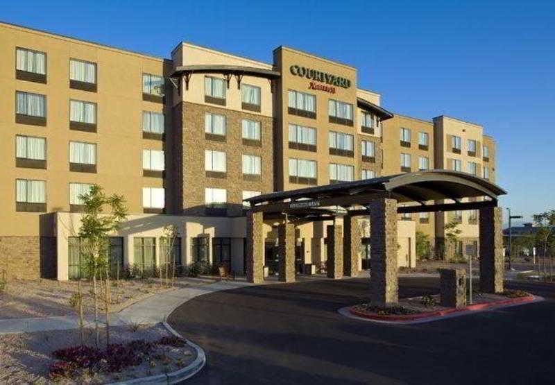 Courtyard Phoenix North / Happy Valley Luaran gambar