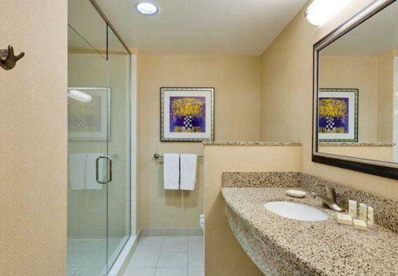 Courtyard Phoenix North / Happy Valley Bilik gambar